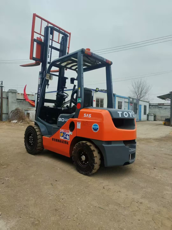 Toyata 3-ton - الرأسي رفع الصاري: صورة 2 Toyata 3-ton - الرأسي رفع الصاري: صورة 2