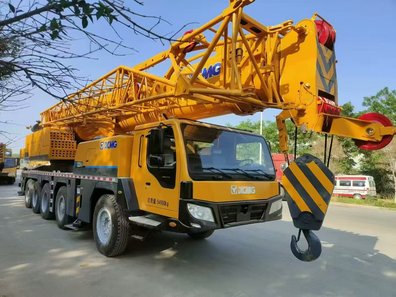 XCMG 100-ton - موبايل كرين: صورة 1 XCMG 100-ton - موبايل كرين: صورة 1