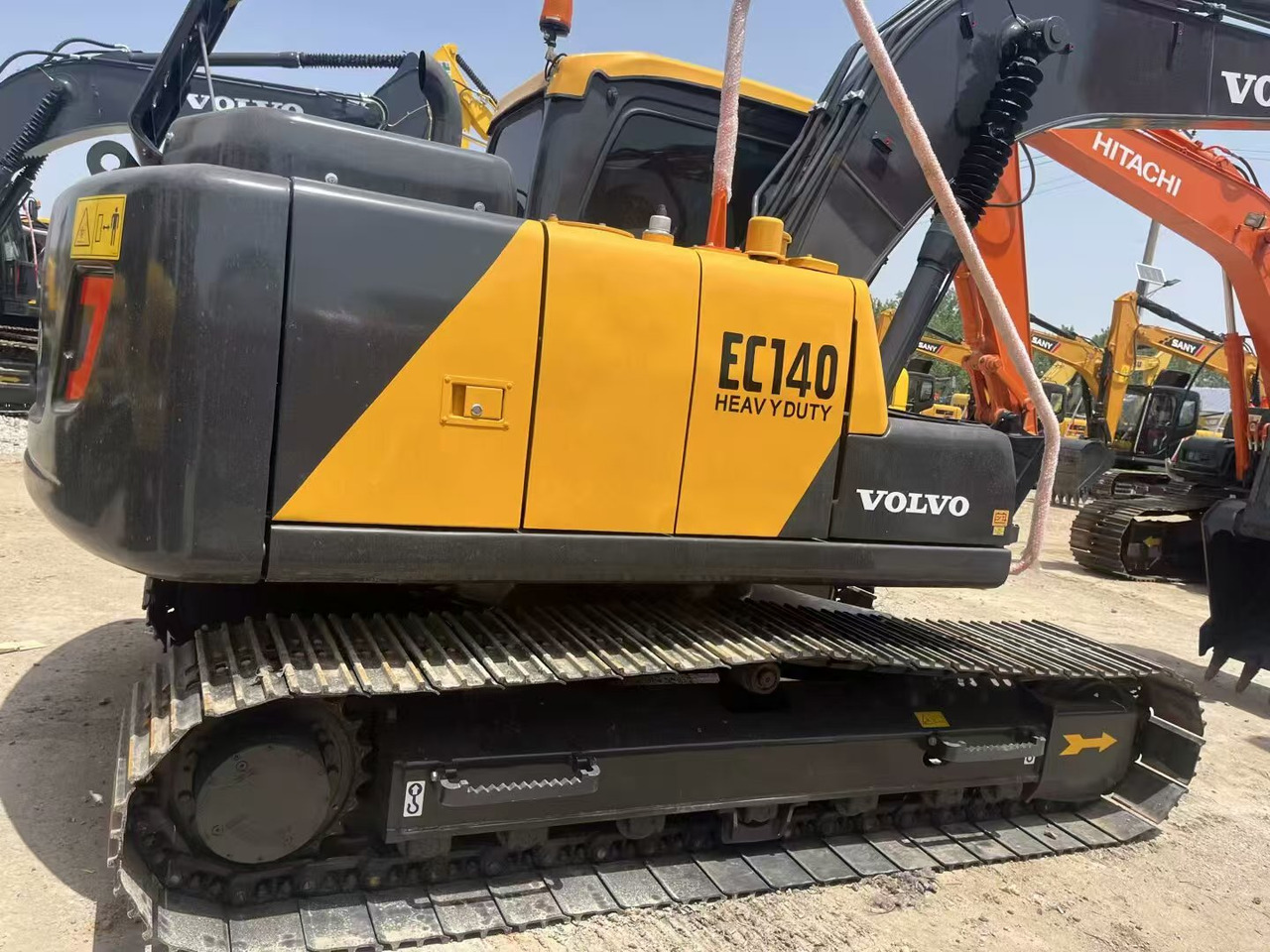 Volvo EC140 - حفار زحاف: صورة 1 Volvo EC140 - حفار زحاف: صورة 1
