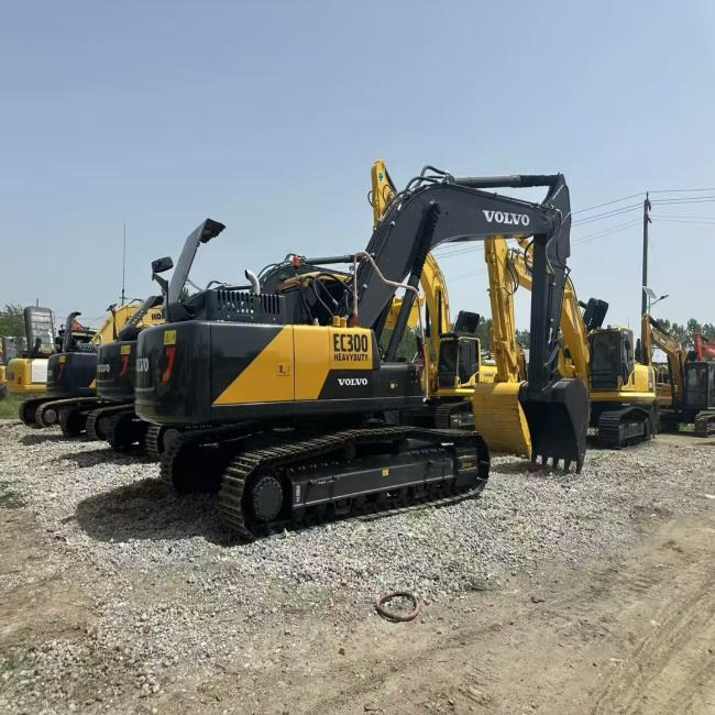 Volvo EC300 - حفار زحاف: صورة 2 Volvo EC300 - حفار زحاف: صورة 2