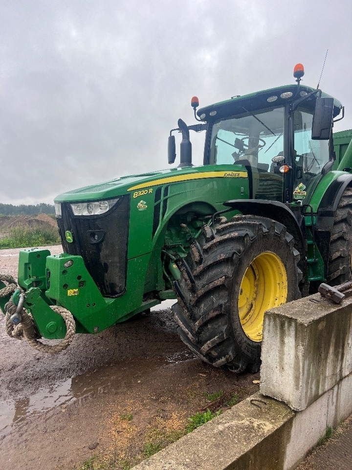 John Deere 8320R - جرار: صورة 1 John Deere 8320R - جرار: صورة 1
