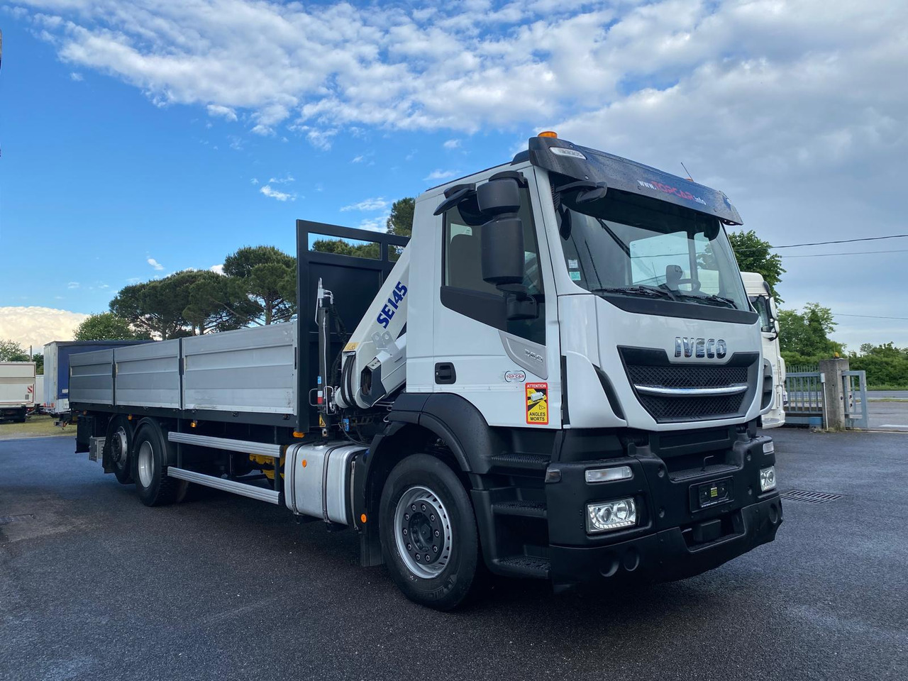 IVECO AD260S36 - شاحنات مسطحة: صورة 4 IVECO AD260S36 - شاحنات مسطحة: صورة 4
