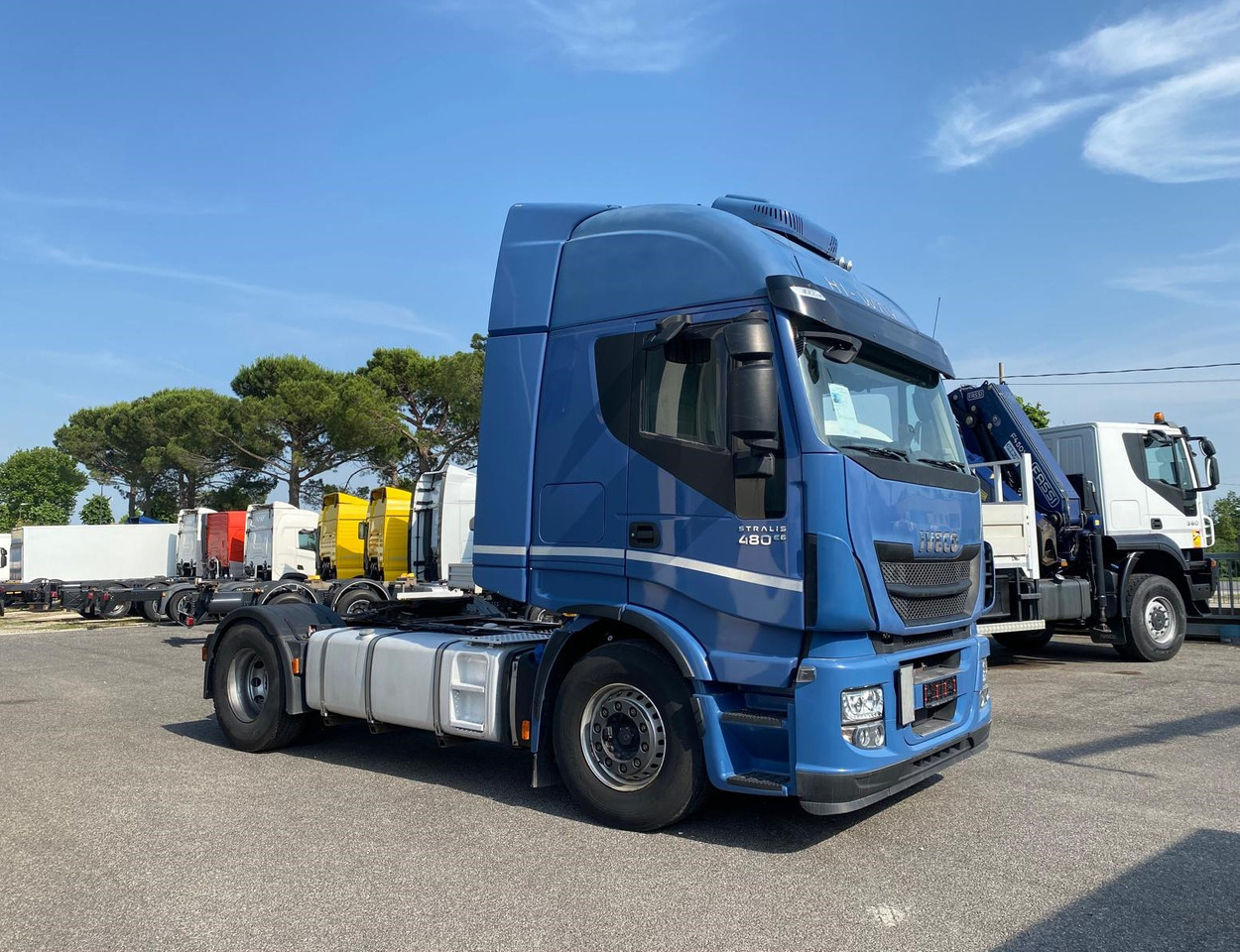 IVECO AS440T/P - وحدة جر: صورة 2 IVECO AS440T/P - وحدة جر: صورة 2