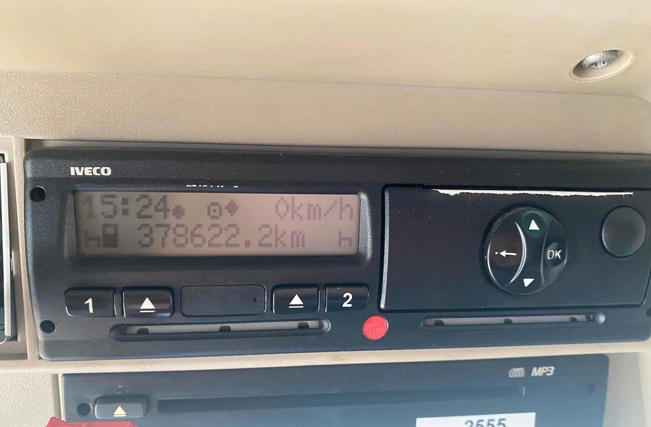 IVECO STRALIS 420 CASSONE E SPONDA EURO 6 2015 - شاحنة مقفلة: صورة 2 IVECO STRALIS 420 CASSONE E SPONDA EURO 6 2015 - شاحنة مقفلة: صورة 2