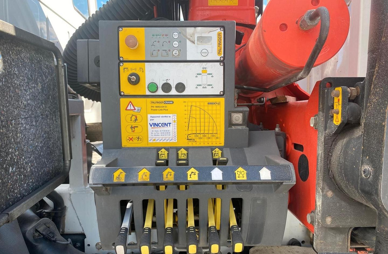 IVECO STRALIS AD260S36 CASSONE FISSO E GRU - شاحنات مسطحة, شاحنة كرين: صورة 4 IVECO STRALIS AD260S36 CASSONE FISSO E GRU - شاحنات مسطحة, شاحنة كرين: صورة 4