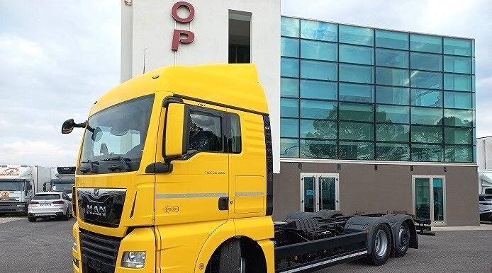 MAN TGX 26.500 EURO 6 2019 A TELAIO FULL OPTIONAL - شاحنة هيكل كابينة: صورة 1 MAN TGX 26.500 EURO 6 2019 A TELAIO FULL OPTIONAL - شاحنة هيكل كابينة: صورة 1