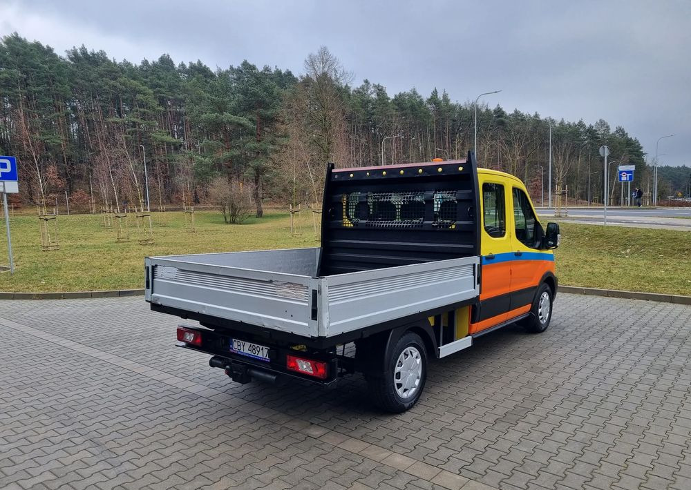 Ford Transit - الشاحنات الصغيرة كابينة مزدوجة: صورة 4 Ford Transit - الشاحنات الصغيرة كابينة مزدوجة: صورة 4