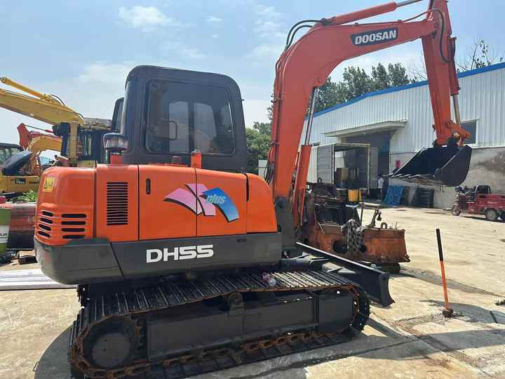 90% New Mini Excavator Doosan DH55 Second-hand Excavator 5 Ton Mini Used Excavator for Sale in Low Price - حفارة مُصَّغرة: صورة 5 90% New Mini Excavator Doosan DH55 Second-hand Excavator 5 Ton Mini Used Excavator for Sale in Low Price - حفارة مُصَّغرة: صورة 5