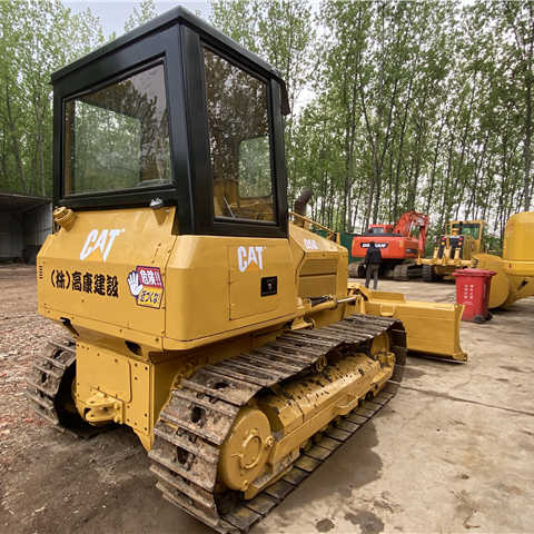 Caterpillar Used D5 Bulldozer , CAT D5g D5h D5k with Ripper , CAT D4h D5h D6h D7h - جرافة: صورة 1 Caterpillar Used D5 Bulldozer , CAT D5g D5h D5k with Ripper , CAT D4h D5h D6h D7h - جرافة: صورة 1