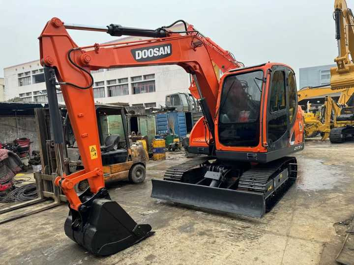 Certified Used Doosan DX75 Mini Excavator | Low Hours, Full Service History | Global Shipping Available - حفارة مُصَّغرة: صورة 4 Certified Used Doosan DX75 Mini Excavator | Low Hours, Full Service History | Global Shipping Available - حفارة مُصَّغرة: صورة 4