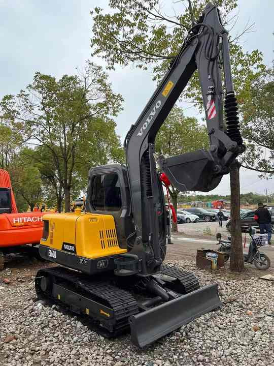 High Quality Used Volvo EC60D Excavator for Sale 6 Ton Compact Machine, Excellent Condition, Ready for Work! - حفارة مُصَّغرة: صورة 4 High Quality Used Volvo EC60D Excavator for Sale 6 Ton Compact Machine, Excellent Condition, Ready for Work! - حفارة مُصَّغرة: صورة 4