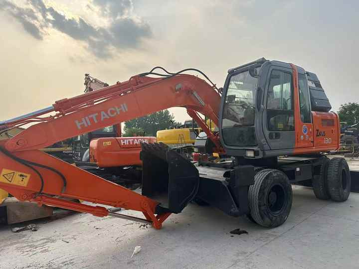 Hot Sale! Used Hitachi ZX130 Wheel Excavator |Excellent Condition| Best Price | Perfect for Construction & Road Projects - حفارة دولاب: صورة 5 Hot Sale! Used Hitachi ZX130 Wheel Excavator |Excellent Condition| Best Price | Perfect for Construction & Road Projects - حفارة دولاب: صورة 5