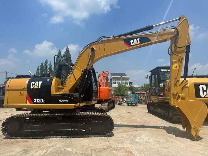 Low Working Time CAT 312D2 Excavator Caterpillar Used 15ton Cat312D2 No Reviews yet - حفار زحاف: صورة 2 Low Working Time CAT 312D2 Excavator Caterpillar Used 15ton Cat312D2 No Reviews yet - حفار زحاف: صورة 2