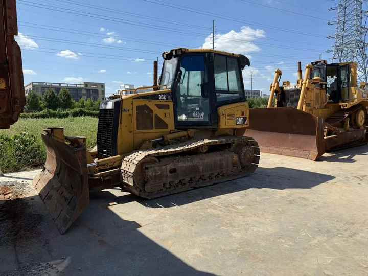 Original Caterpillar D5k Bulldozer New Arrival Used Cat D5 D6 D7 Bulldozer on Hot Sale - جرافة: صورة 5 Original Caterpillar D5k Bulldozer New Arrival Used Cat D5 D6 D7 Bulldozer on Hot Sale - جرافة: صورة 5