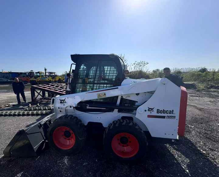 Skid Steer Loader Bobcat S550 Original Wheel Loader in Good Condition on Sale Bobcat 550 - شيول صغير: صورة 1 Skid Steer Loader Bobcat S550 Original Wheel Loader in Good Condition on Sale Bobcat 550 - شيول صغير: صورة 1