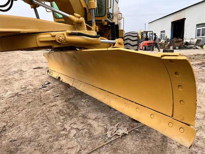 Used CAT 140H Motor Grader From Japan with Excellent Performance Caterpillar 140h in Good Condition for Sale - ممهدة: صورة 4 Used CAT 140H Motor Grader From Japan with Excellent Performance Caterpillar 140h in Good Condition for Sale - ممهدة: صورة 4
