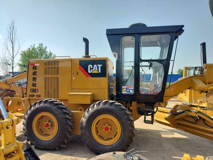 Used CAT 140H Motor Grader From Japan with Excellent Performance Caterpillar 140h in Good Condition for Sale - ممهدة: صورة 5 Used CAT 140H Motor Grader From Japan with Excellent Performance Caterpillar 140h in Good Condition for Sale - ممهدة: صورة 5