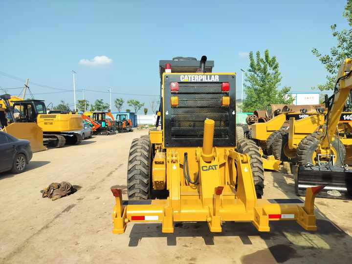 Used CAT 140H Motor Grader From Japan with Excellent Performance Caterpillar 140h in Good Condition for Sale - ممهدة: صورة 4 Used CAT 140H Motor Grader From Japan with Excellent Performance Caterpillar 140h in Good Condition for Sale - ممهدة: صورة 4