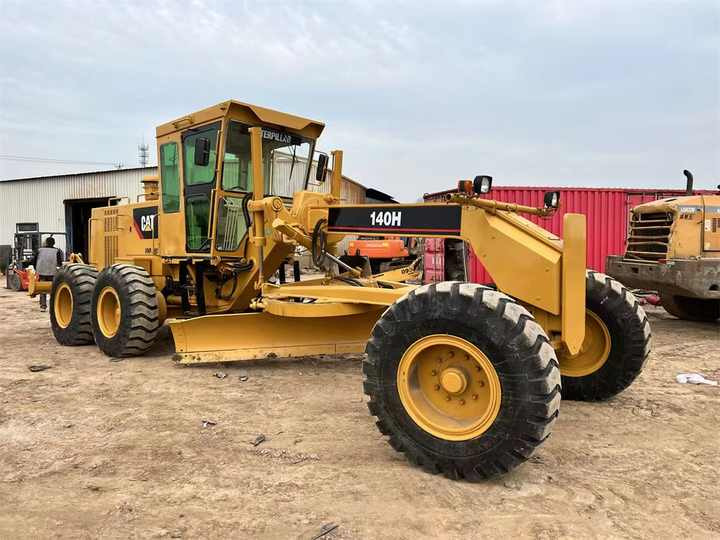 Used CAT 140H Motor Grader From Japan with Excellent Performance Caterpillar 140h in Good Condition for Sale - ممهدة: صورة 3 Used CAT 140H Motor Grader From Japan with Excellent Performance Caterpillar 140h in Good Condition for Sale - ممهدة: صورة 3