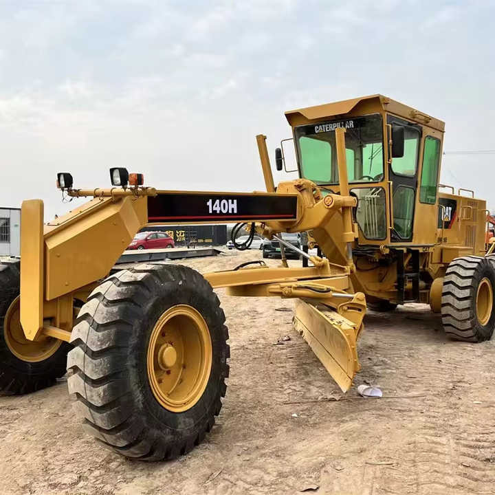 Used CAT 140H Motor Grader From Japan with Excellent Performance Caterpillar 140h in Good Condition for Sale - ممهدة: صورة 1 Used CAT 140H Motor Grader From Japan with Excellent Performance Caterpillar 140h in Good Condition for Sale - ممهدة: صورة 1