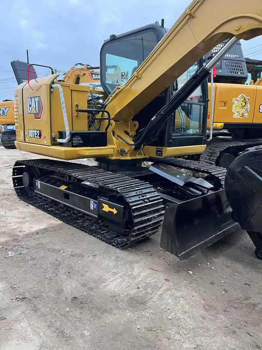 Used Caterpillar CAT 307E2 Crawler Mini Hydraulic Digger Second Hand Cat 307E2 Excavator - حفارة: صورة 5 Used Caterpillar CAT 307E2 Crawler Mini Hydraulic Digger Second Hand Cat 307E2 Excavator - حفارة: صورة 5