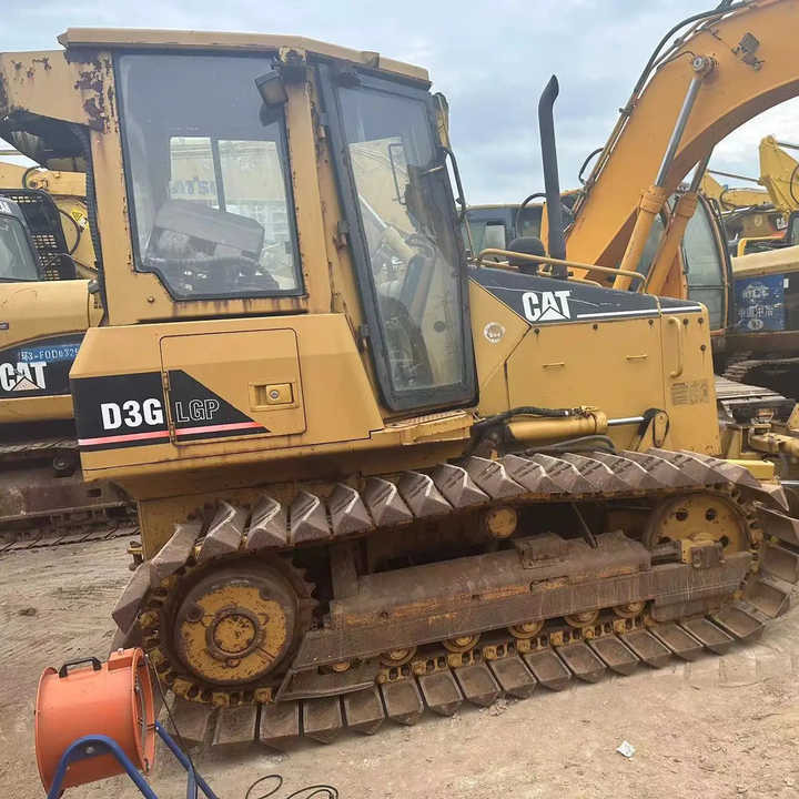 Used Caterpillar CAT D3G Land Road Motor Bulldozer CAT Used Grader Cheap Price for Sale - جرافة: صورة 1 Used Caterpillar CAT D3G Land Road Motor Bulldozer CAT Used Grader Cheap Price for Sale - جرافة: صورة 1