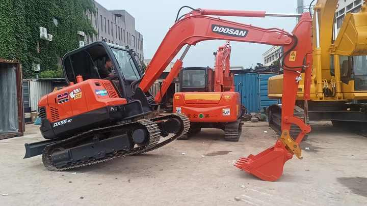 حفار زحاف Used Digger DOOSAN DX55 Construction Machinery Construction Digger Used DOOSAN DX55 Cheap Excavator [ Copy ]: صورة 6