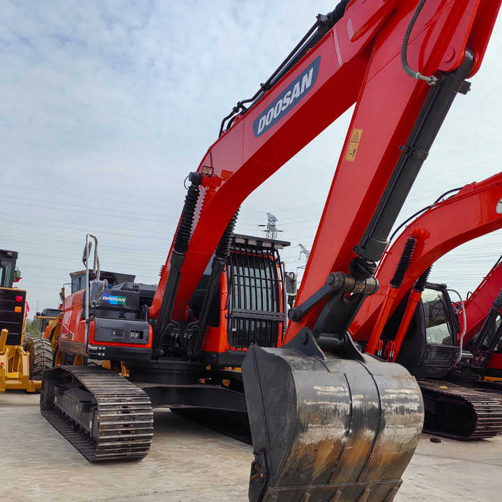 Used Doosan DX225LC-9C Hydraulic Excavator 25 Ton Doosan Dx225 Crawler Excavator with Excellent Performance Low Price for Sale - حفارة: صورة 1 Used Doosan DX225LC-9C Hydraulic Excavator 25 Ton Doosan Dx225 Crawler Excavator with Excellent Performance Low Price for Sale - حفارة: صورة 1