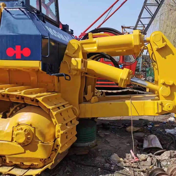 Used Heavy Construction Equipment KomatsuD155-2 Bulldozer Used Machine - جرافة: صورة 1 Used Heavy Construction Equipment KomatsuD155-2 Bulldozer Used Machine - جرافة: صورة 1