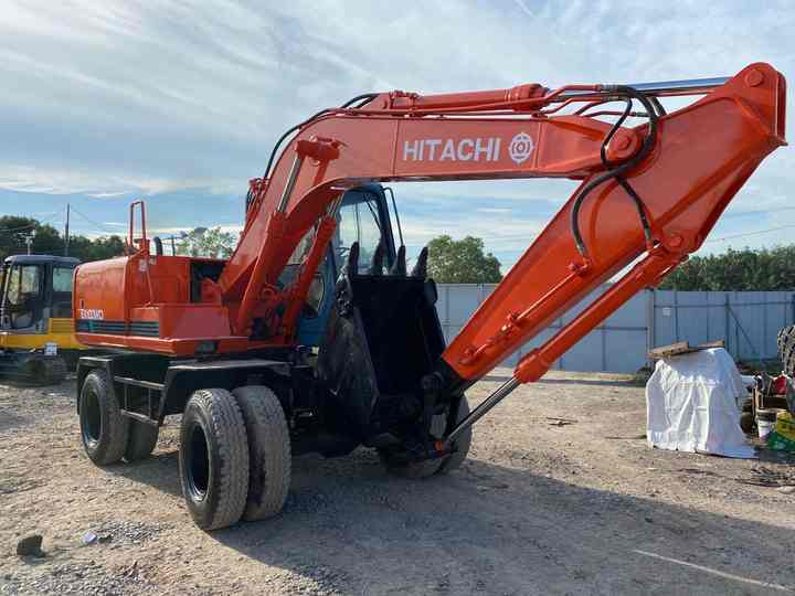 Used Hitachi Ex100WD Wheel Excavator for Sale Japan Made Hitachi Ex100wd Wheeled Excavator for Sale - حفارة دولاب: صورة 3 Used Hitachi Ex100WD Wheel Excavator for Sale Japan Made Hitachi Ex100wd Wheeled Excavator for Sale - حفارة دولاب: صورة 3