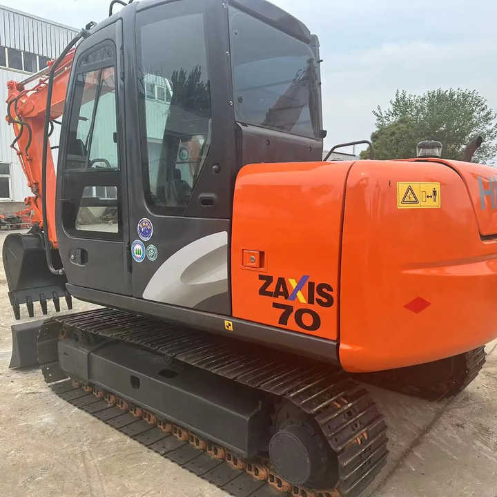 Used Hitachi Excavator ZX70 7ton Japan Import Second Hand Small Crawler ZX70 Excavator for Sale - حفار زحاف: صورة 1 Used Hitachi Excavator ZX70 7ton Japan Import Second Hand Small Crawler ZX70 Excavator for Sale - حفار زحاف: صورة 1