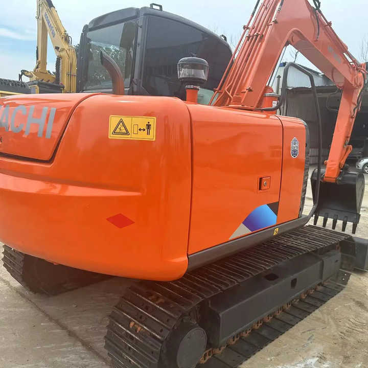Used Hitachi Excavator ZX70 7ton Japan Import Second Hand Small Crawler ZX70 Excavator for Sale - حفار زحاف: صورة 4 Used Hitachi Excavator ZX70 7ton Japan Import Second Hand Small Crawler ZX70 Excavator for Sale - حفار زحاف: صورة 4