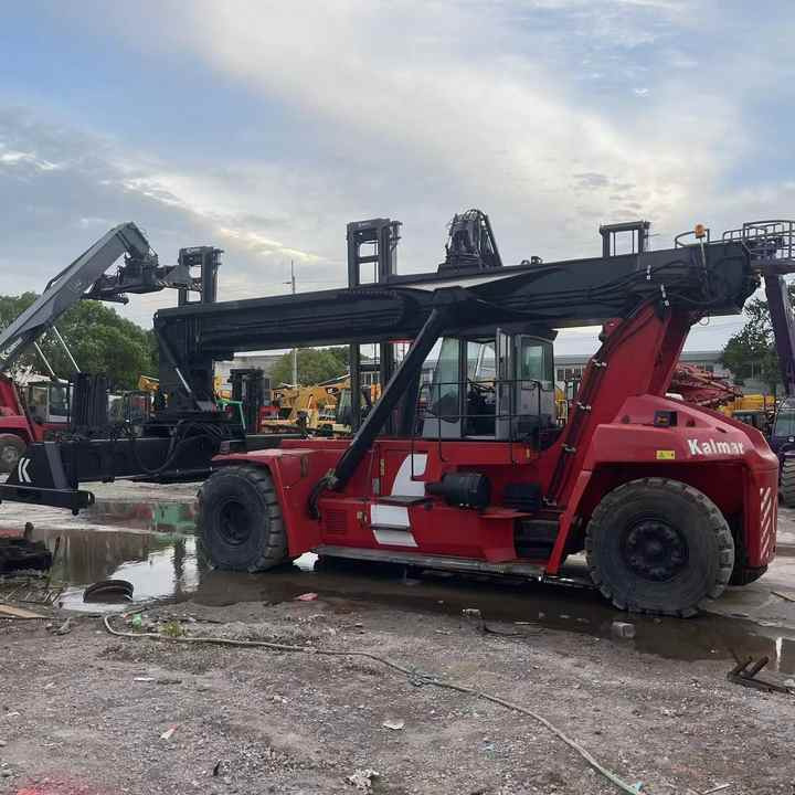 Used KALMAR DRF450-60S5 Port Reach Stacker Container Dedicated 45t - المعبِّئ المناول: صورة 4 Used KALMAR DRF450-60S5 Port Reach Stacker Container Dedicated 45t - المعبِّئ المناول: صورة 4