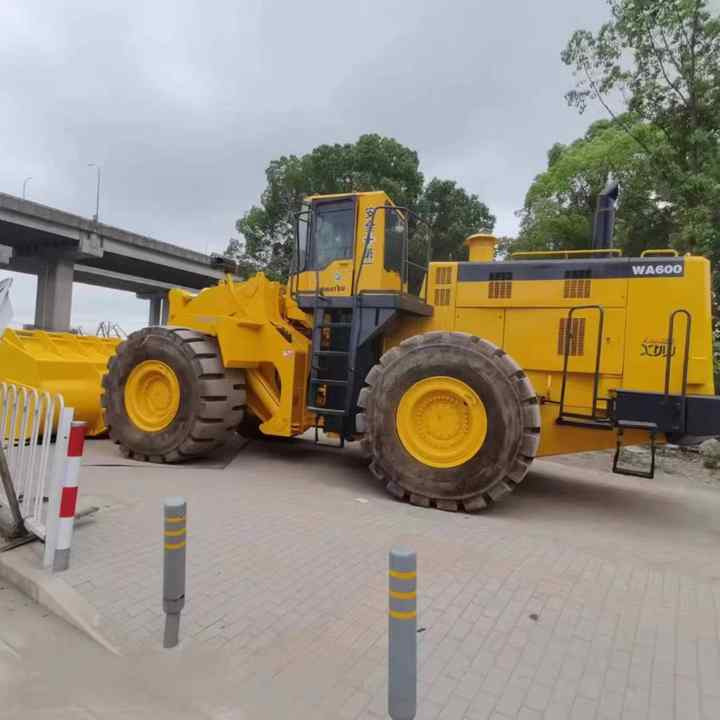 Used Wheel Loader Komatsu WA600-3 Good Working Condition High Quality Nice Price Original Japan Machine - اللودر بعجل: صورة 5 Used Wheel Loader Komatsu WA600-3 Good Working Condition High Quality Nice Price Original Japan Machine - اللودر بعجل: صورة 5