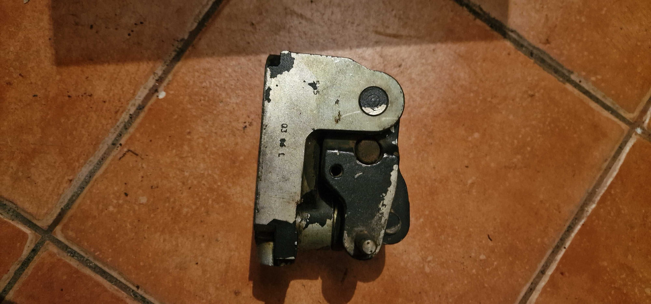 Cylinderek hamulcowy Deutz Fahr Same Lamborghini 0.900.7124.2 - قطع غيار - الآلات الزراعية: صورة 1 Cylinderek hamulcowy Deutz Fahr Same Lamborghini 0.900.7124.2 - قطع غيار - الآلات الزراعية: صورة 1
