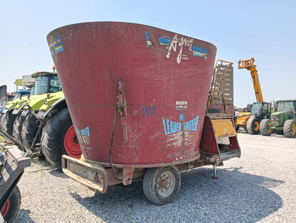 AGM W14 MC - عربة خلط الأعلاف: صورة 2 AGM W14 MC - عربة خلط الأعلاف: صورة 2