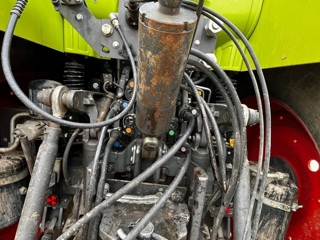 Claas Arion 650 Cmatic - جرار: صورة 4 Claas Arion 650 Cmatic - جرار: صورة 4