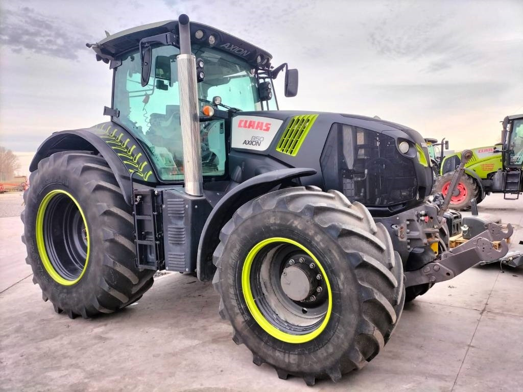 Claas Axion 810 - جرار: صورة 1 Claas Axion 810 - جرار: صورة 1