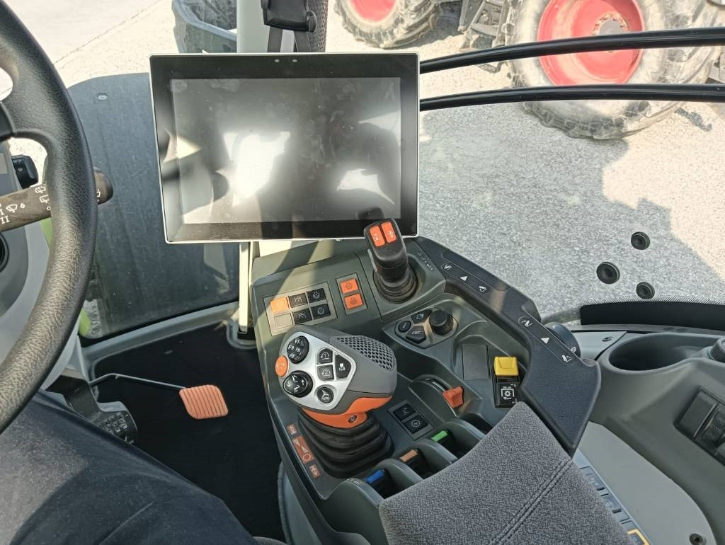 جرار Claas Axion 870 Cmatic: صورة 15