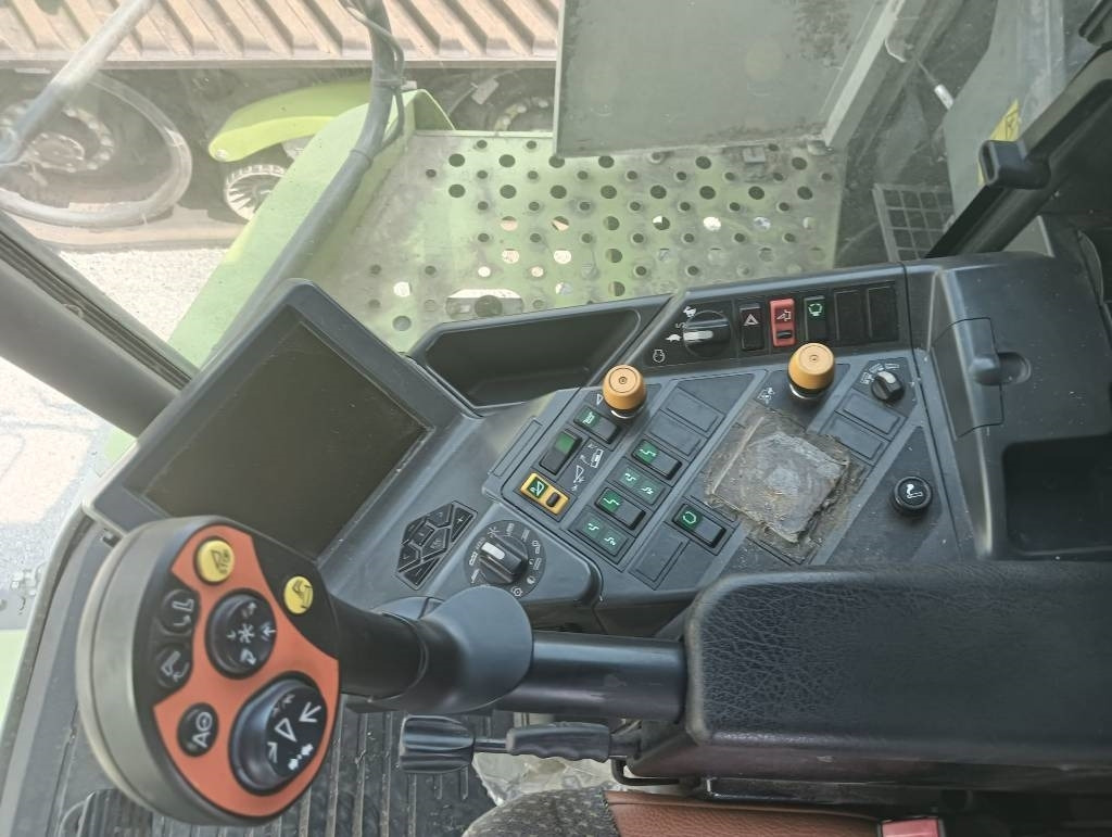 Claas Lexion 570 - حصادة موحَّدة: صورة 3 Claas Lexion 570 - حصادة موحَّدة: صورة 3