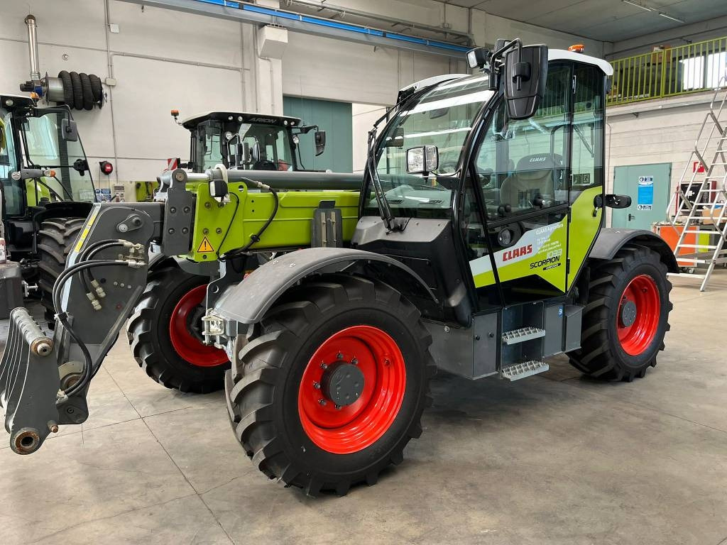 Claas Scorpion 1033 - الآلات الزراعية: صورة 1 Claas Scorpion 1033 - الآلات الزراعية: صورة 1