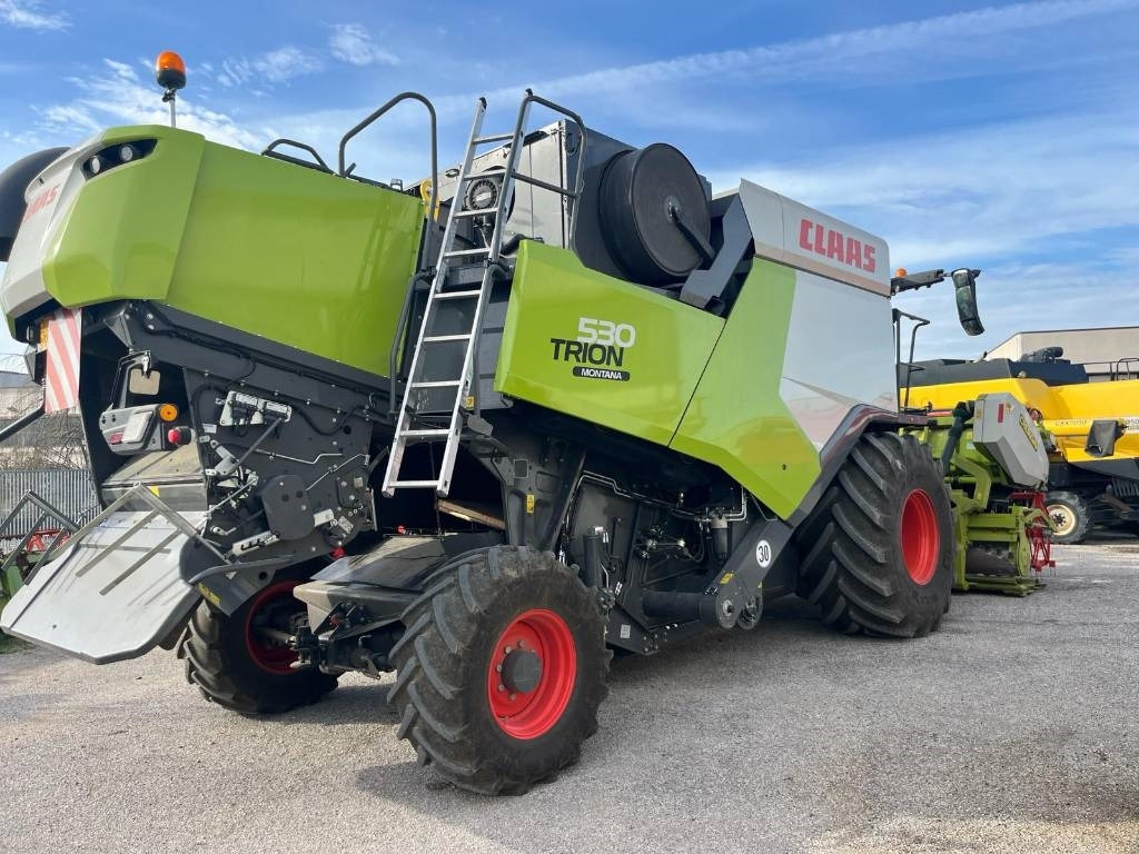 Claas TRION 530 MONTANA - حصادة موحَّدة: صورة 1 Claas TRION 530 MONTANA - حصادة موحَّدة: صورة 1