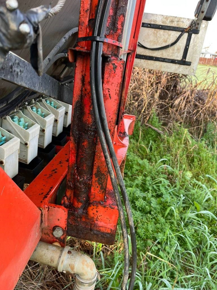 DAMAX 1700 R - آلة البذر: صورة 4 DAMAX 1700 R - آلة البذر: صورة 4
