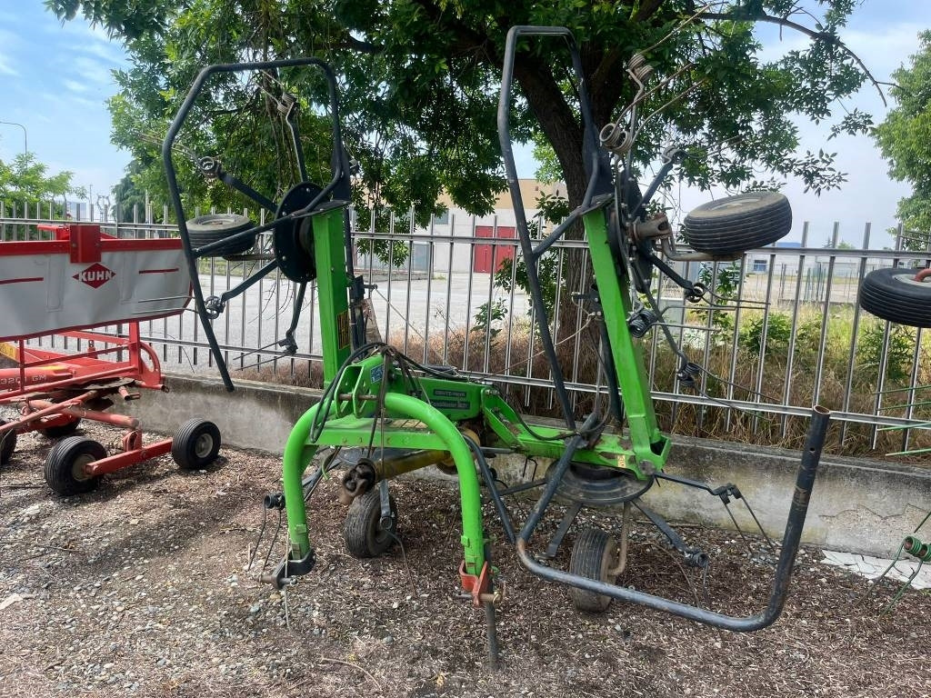 Deutz-fahr 5221  - آلة تيبيس العشب/ آلة جمع العشب: صورة 3 Deutz-fahr 5221  - آلة تيبيس العشب/ آلة جمع العشب: صورة 3