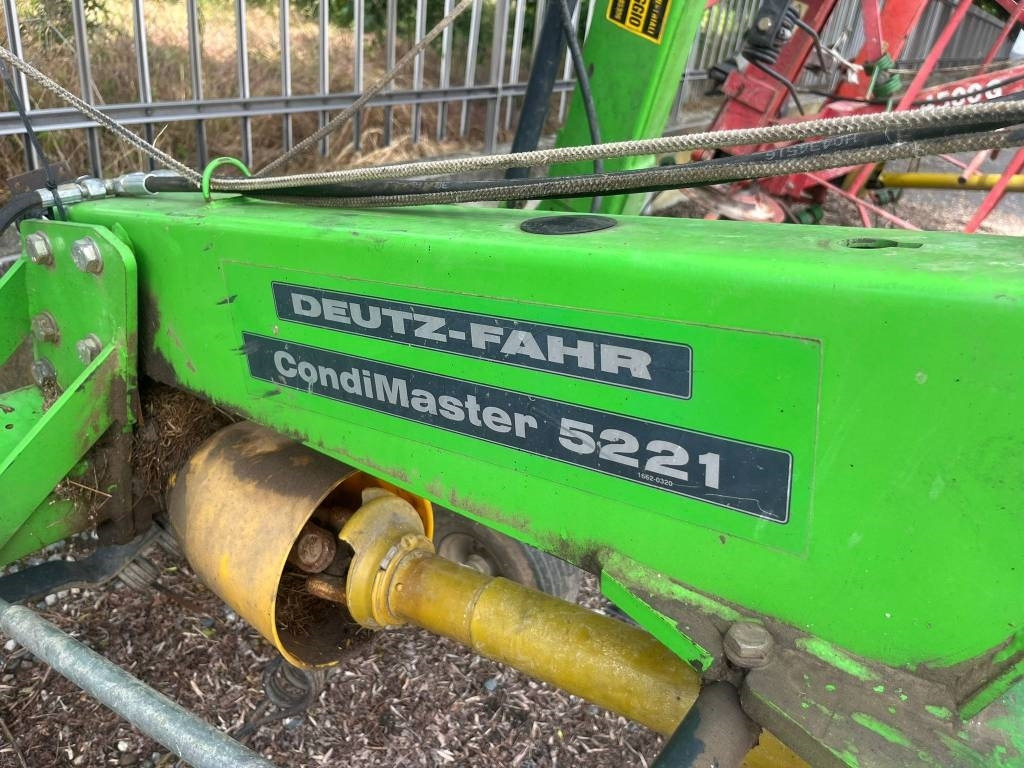 Deutz-fahr 5221  - آلة تيبيس العشب/ آلة جمع العشب: صورة 2 Deutz-fahr 5221  - آلة تيبيس العشب/ آلة جمع العشب: صورة 2