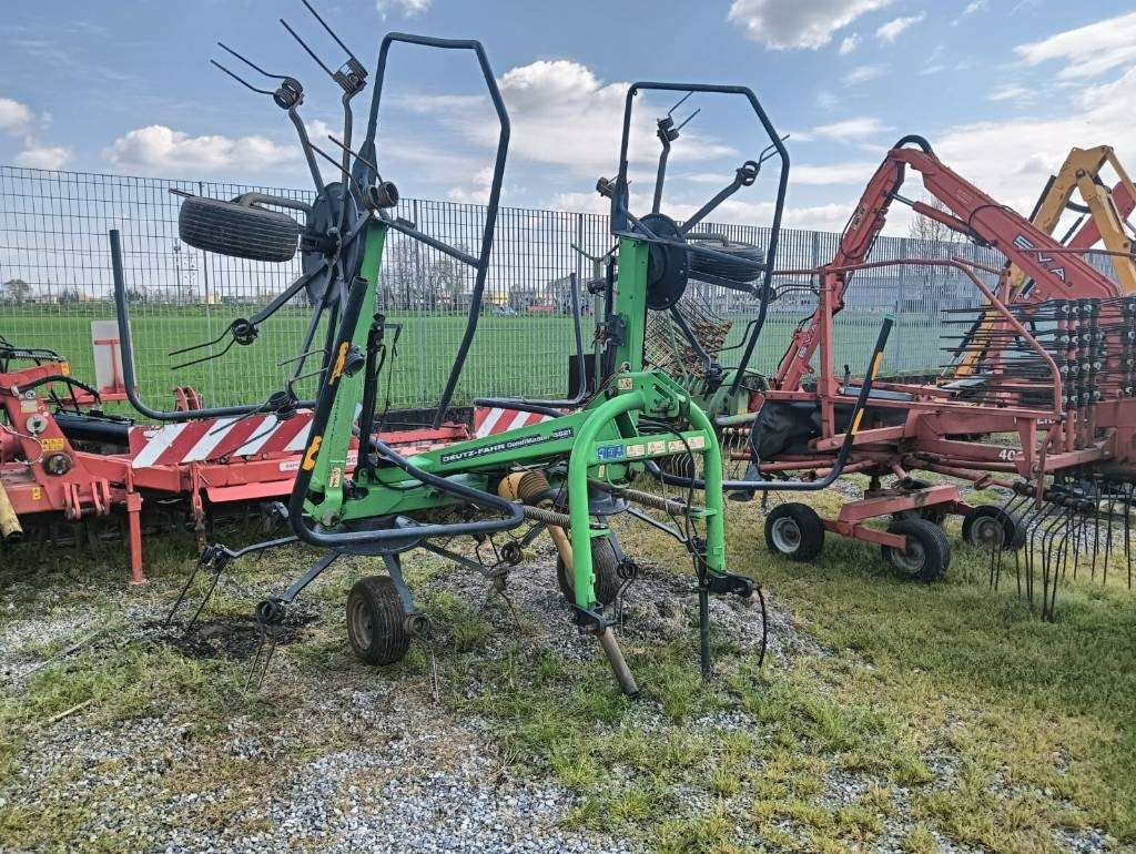 Deutz-fahr 5521 - آلة تغليف بالة التبن: صورة 4 Deutz-fahr 5521 - آلة تغليف بالة التبن: صورة 4