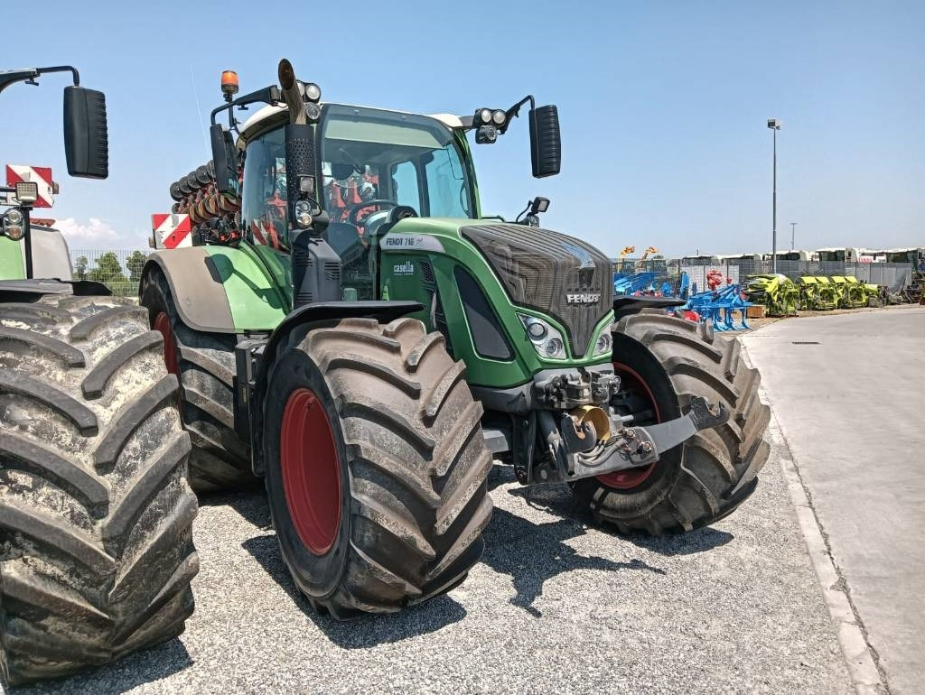 Fendt 718 Vario - جرار: صورة 1 Fendt 718 Vario - جرار: صورة 1