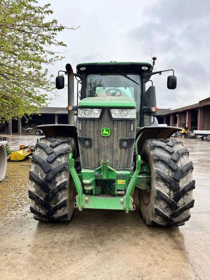 John Deere 7230 R - جرار: صورة 1 John Deere 7230 R - جرار: صورة 1