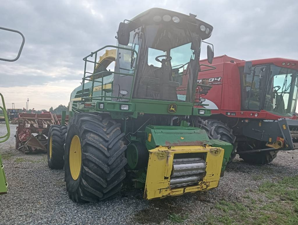 John Deere 7780 i ProDrive - حصادة الأعلاف: صورة 1 John Deere 7780 i ProDrive - حصادة الأعلاف: صورة 1