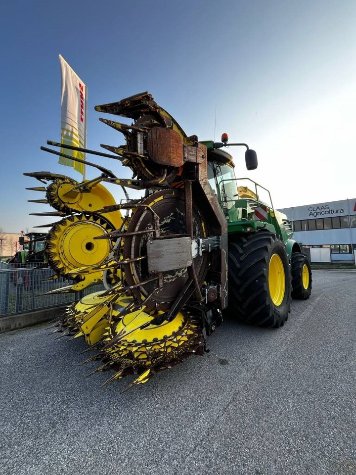 John Deere 8800 - حصادة الأعلاف: صورة 4 John Deere 8800 - حصادة الأعلاف: صورة 4